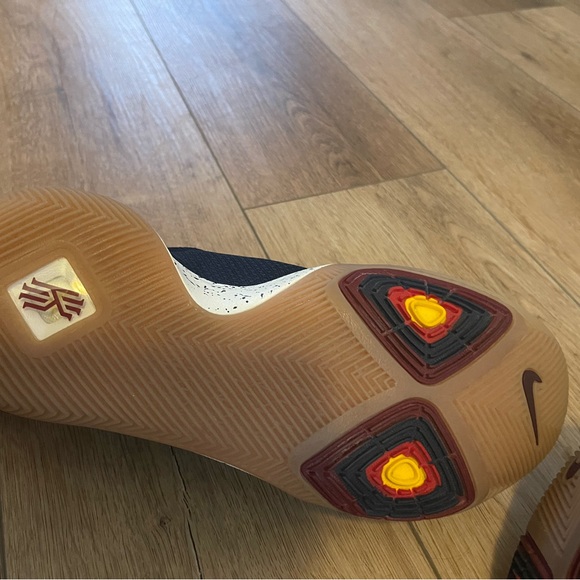 Nike Kyrie 3 Irving basketball shoes men’s size 9 sneakers obsidian gold - Picture 12 of 15